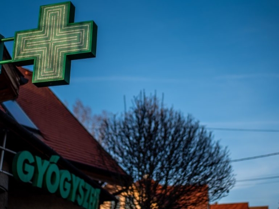 Külföldről hozzák be a gyógyszert, ami hónapok óta hiánycikk, így akár ötszörös árat is elkérnek érte a patikában