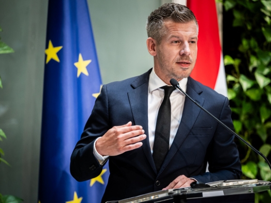 Magyar Péter üzent Ausztriának: Jó lenne, ha azbesztügyben is ilyen aktívak lennének