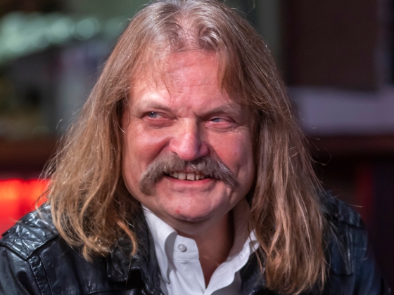 Leslie Mandoki azt mondta, hálás Magyar Péternek - hiába kapott sokmilliós szolgáltatásokat az előző érában, nem értett egyet Orbánnal