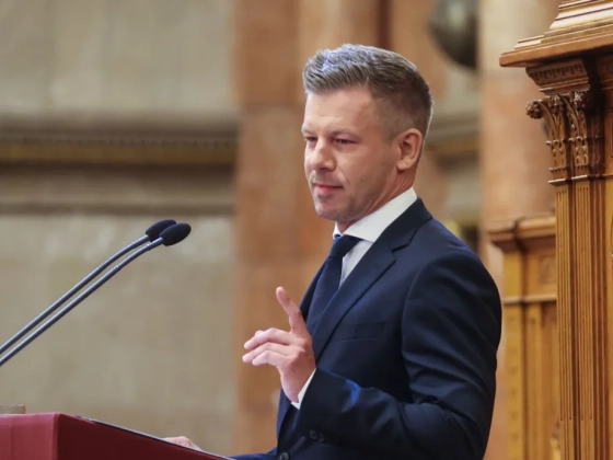 Magyar Péter miniszterelnök, korrektor: Az áll két l. szívesen
