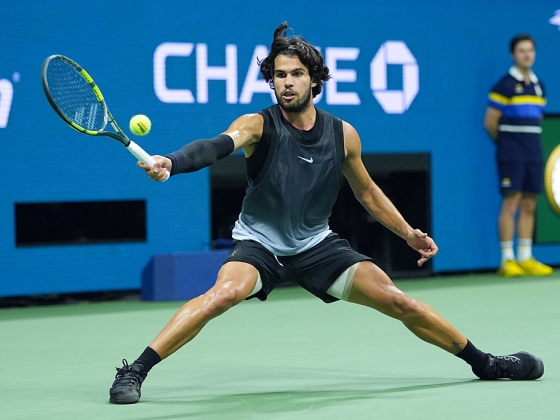 Óriási meglepetés: hajnalig tartó csatában kapott ki Carlos Alcaraz az US Openen – videó