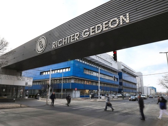 Van még tér a Richter előtt: magasabb árcédulát kapott a gyógyszerrészvény – új történelmi csúcs a láthatáron