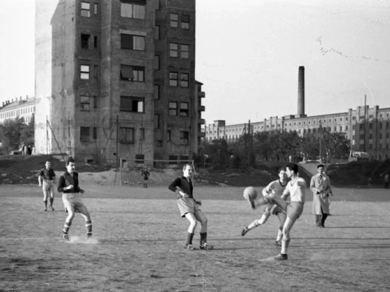 Hátsó füves Budapest: futballérzés a betondzsungelben – szépirodalmi válogatás