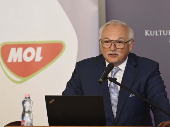 Berendelték a kormányülésre Hernádi Zsoltot és a Mol vezetőit, hogy az üzemanyagárakról egyeztessenek