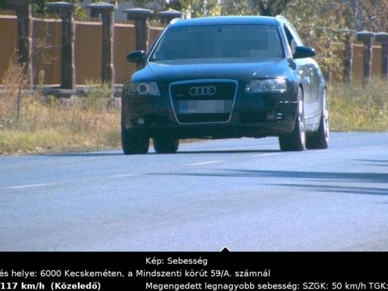 Alacsonyan szálltak az Audik és sisteregtek a traffipaxok az egyik vármegyében