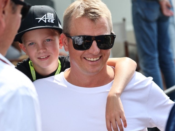 Kimi Räikkönen fia Vettel és Verstappen nyomdokaiba lépett