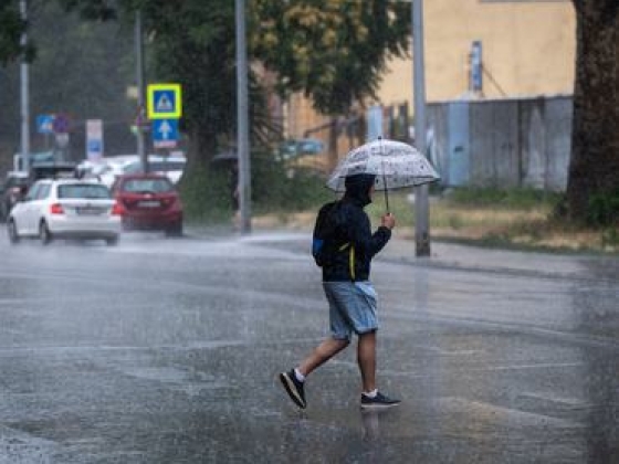 Elő az esernyőket! Vége a nyárnak, esővel zúdul ránk a hidegfront