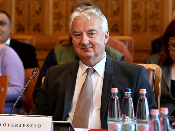 „Elnézve a hölgyet, úgy éreztem, kicsit alul vagyok értékelve” – K.rvát állítottak Semjén Zsoltra