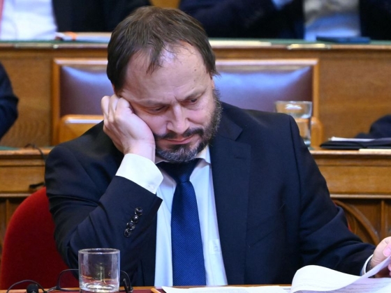 Kiborult Kármán Andrásra a polgármester, elvett tőlük 226 millió forintot: a Facebookra írta ki, hogy az okát sem tudják – „Szeretnénk magyarázatot kapni”