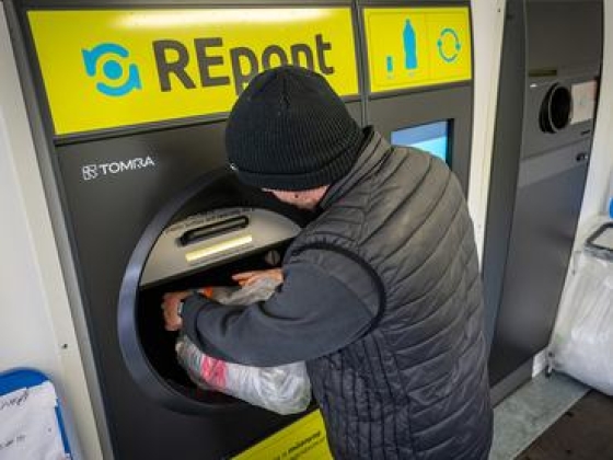 Milliárdokról szól a palackvita: Hadházy támad, a Mohu cáfol