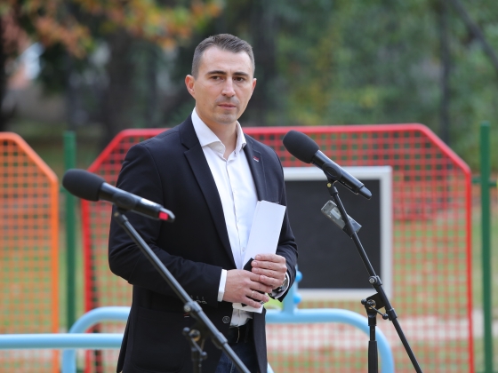 Borbély Lénárd magyarázatot vár: Miért vontak el 226 milliót Csepeltől?