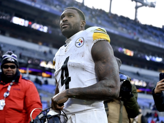 Titkos civilizációt rejtegetnek az Antarktisz jege alatt – állítja az NFL izomagyú elkapója