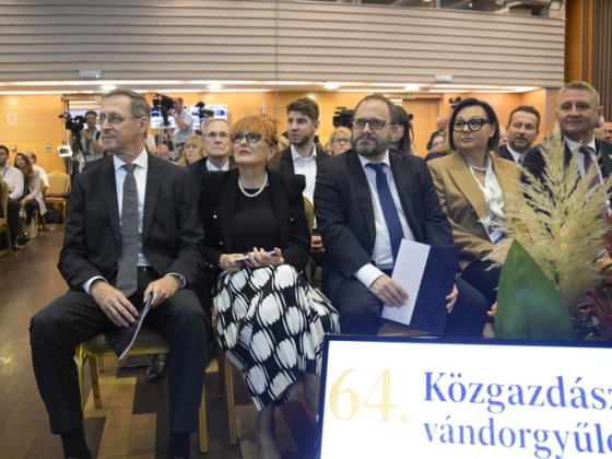 Egy színpadon a költségvetés és a kamatpolitika irányítója: ezekre figyelünk Egerben