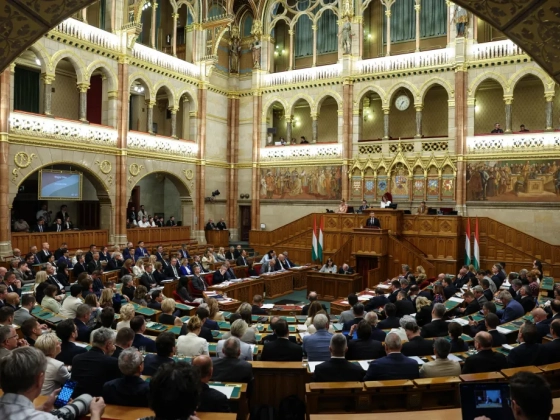 Kedden választja meg az új alkotmánybírókat a parlament