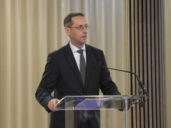 Varga Mihály üzent Magyar Péteréknek, óvatosságra intett a jegybankelnök