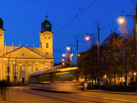 Bezárás helyett több mint két hónap után újraindulhat a debreceni gyár