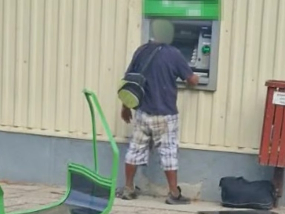 Új szintre emelte az ATM-ek szétverését egy őrjöngő férfi Bagon – videón az eset