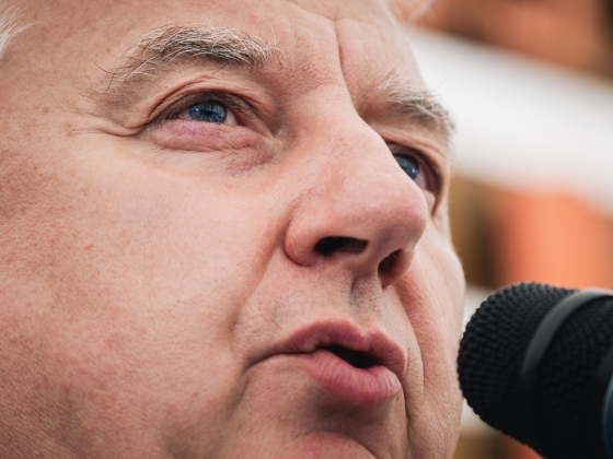 Semjén Zsolt: A titkosszolgálatok figyelmeztettek, hogy egy szekta rám állított egy kurvát