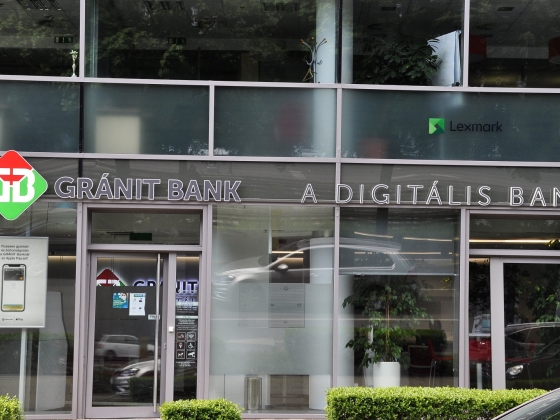 Tiborczék eladták a Gránit Bank egy részét