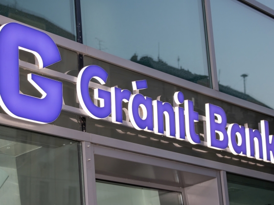 Csökkent Tiborcz István részedése a nagy magyar bankban