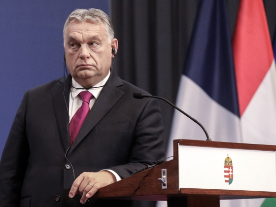 Csak most derült ki, Orbán Viktor dolgozószobájában megsérült egy értékes szőnyeg