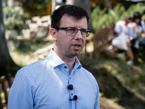 Bóka János: Peter, itt a ló