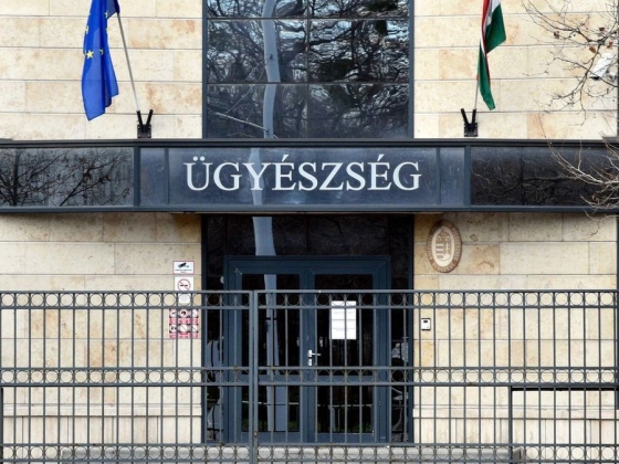 Rendkívüli: az ügyészség előtt az egyik leggazdagabb magyar, súlyos a vád ellene – gyanúsítottként hallgatták ki, nagy tűzijáték várható a budapesti tőzsdén