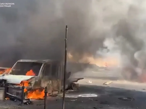 Bevásárlóközpontot ért orosz találat Ukrajnában, sok a halott és a sérült – videó