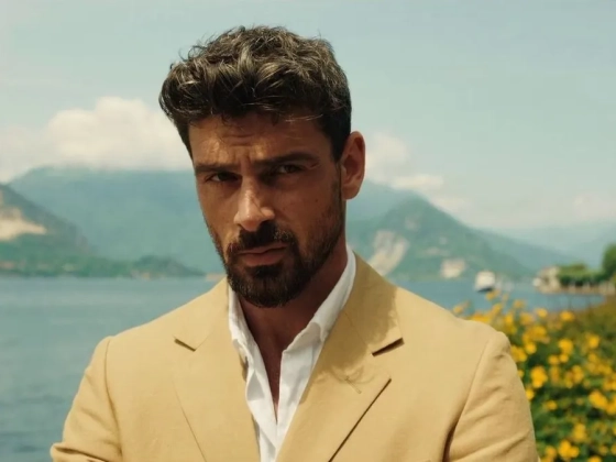 „A legrosszabb alakítás, amit valaha láttam!” – Ízekre szedik a Netflix szépfiúját a kommentelők
