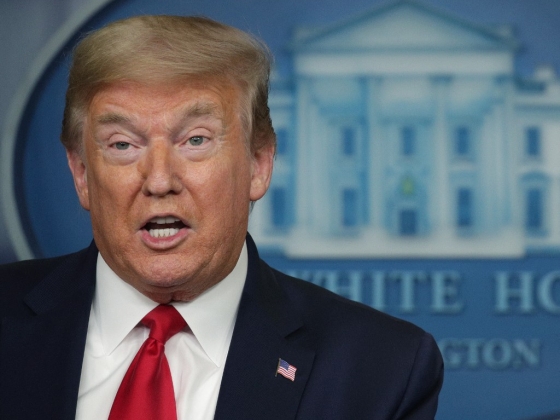 Trump 5000 dolláros vesztegetési ötlete saját kormányzati tisztviselőit is meglepte