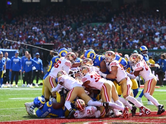 Több mint százezren látták a helyszínen a történelmi NFL-meccset