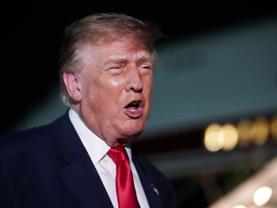 Az ország vámbevételeiből fizetne minden amerikainak ötezer dollárt Trump, ha a republikánusok győznének