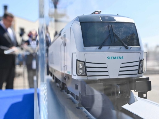 Újraindulnak a tárgyalások a Siemens mozdonyok beszerzéséről, miután a MÁV elszabotálta Lázár döntését