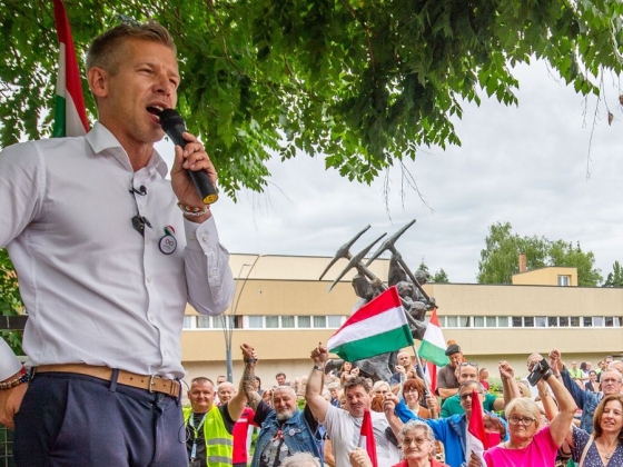 Két minisztérium is megszólalt, de még mindig nem tudni semmi pontosat Magyar Péter egyik legfontosabb ígéretéről