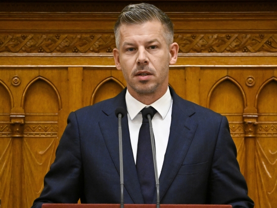 Tisza-kormány: ingyen pénzt kaphatnak a magyar családok