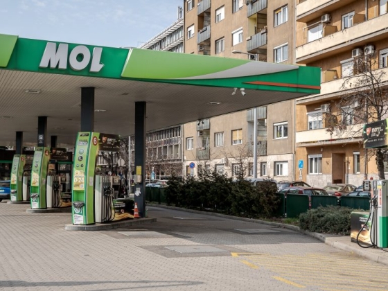 A Mol szerint egy-két napon belül üzemanyaghiányhoz vezetne, ha visszahoznák a védett árakat