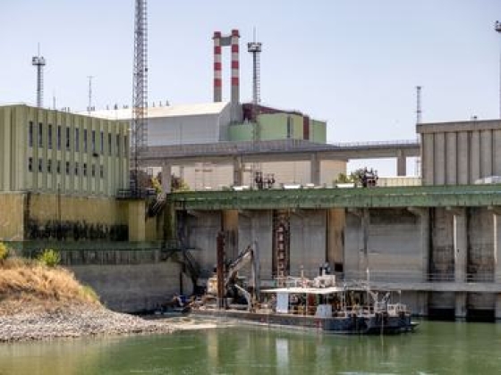 Befejeződött a stratégiai mentőakció a Dunán: levonulnak a katonák Paksról