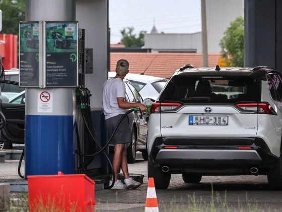 „Tartsd meg az aprót!” – ellepték a dühös kommentelők a tiszások oldalait