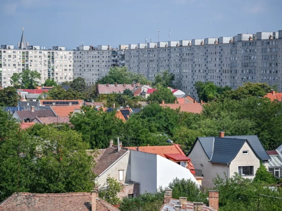 Úgy lehetne százmilliárdokat fogni a rezsicsökkentésen, hogy alig fájna valakinek