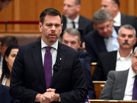 Vitézy lefújta a MÁV vitatott üzletét – újratárgyalják a svájci motorvonatok beszerzését
