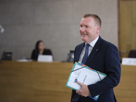 Válaszolt az Európai Bizottság a 17. alkotmánymódosítással kapcsolatos fideszes aggályokra