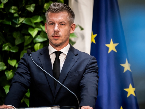 Magyar Péter rendkívüli bejelentést tett, megrázó gyermekvédelmi jelentést és titkosított javaslatot mutatott be