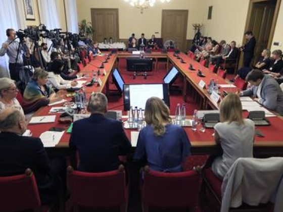 „Tegyél magadért, mert más nem tesz”− Magukra hagyott gyerekek, megfélemlítés, erőszak a gyermekvédelmi jelentésben
