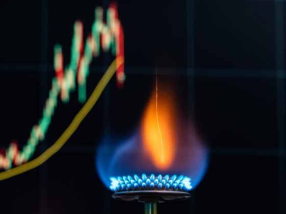 Új energiaválság söpör végig a világon - lépéskényszerbe kerültek a jegybankok