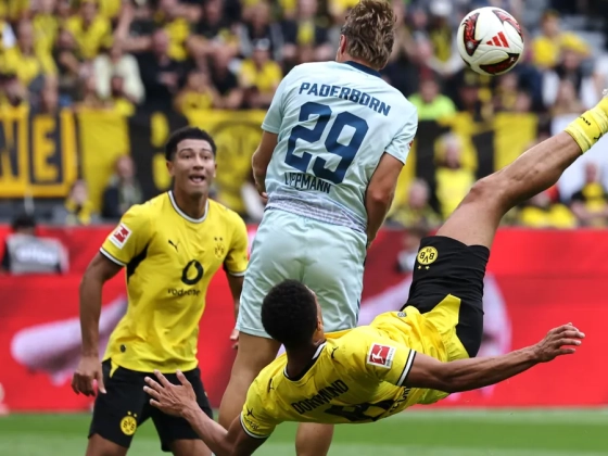 Ollózós gól Dortmundban; tovább menetel a Freiburg a Bundesligában – videó