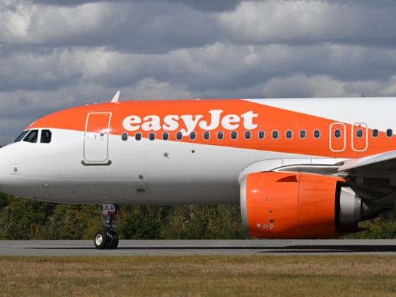 Tűz ütött ki az EasyJet repülőgépén egy utas figyelmetlensége miatt