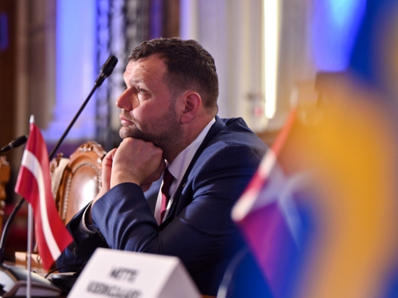 Ittasan vezetett a népjóléti miniszter, menesztették