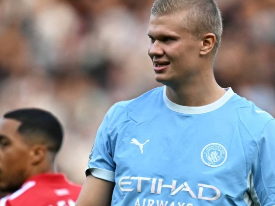 Véleményes Haaland-góllal nyert manchesteri derbit a City