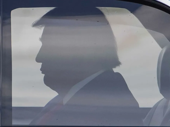A gyártók ellenzik, de Trump most megengedné a kínaiaknak, hogy az USA-ban gyártsanak autót