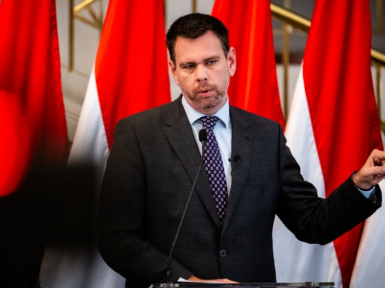 Vitézy Dávid visszaszólt Orbán Viktornak, aki a „németek emberének” nevezte a minisztert
